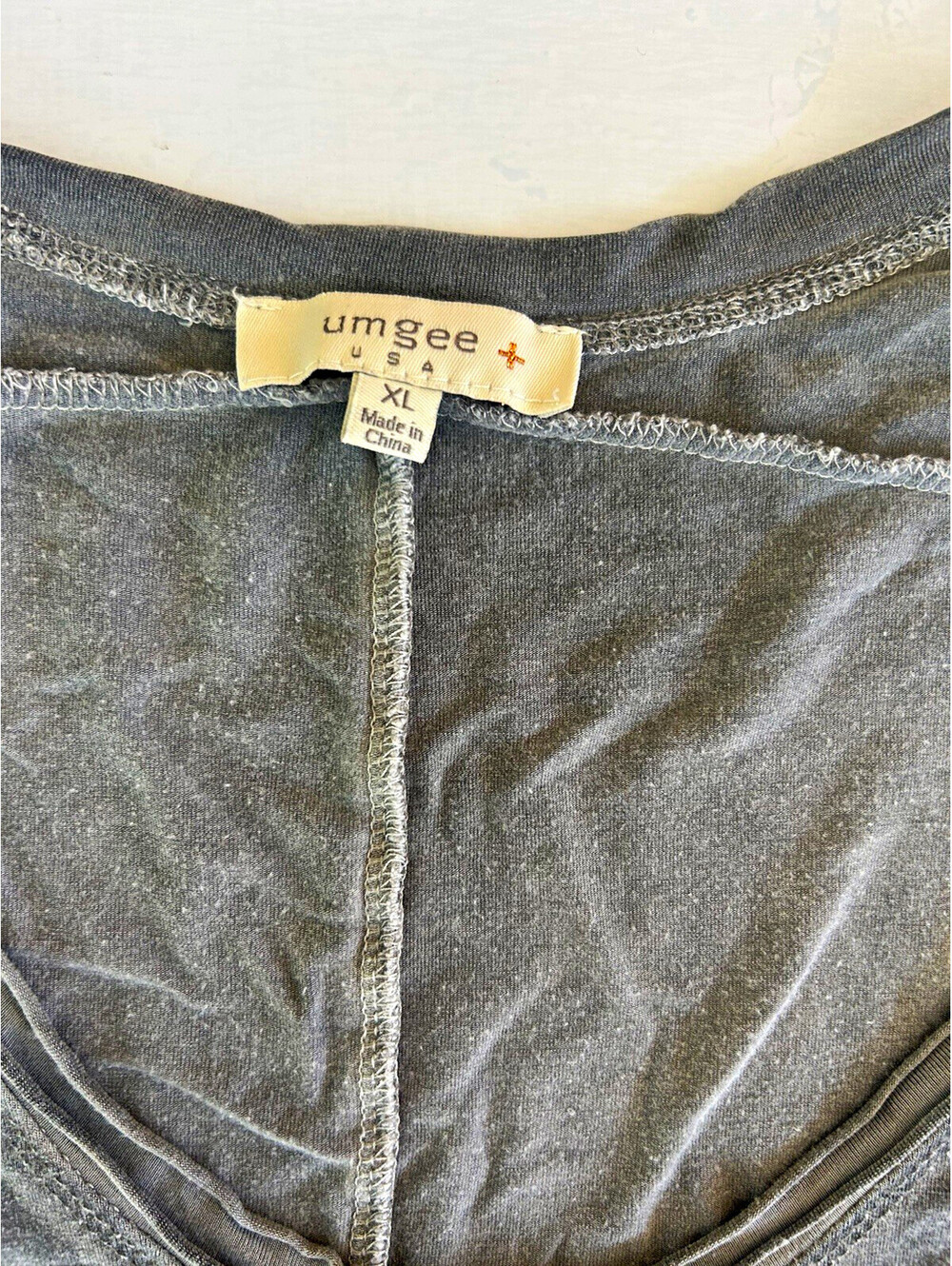 UMGEE Women’s Gray Solid V-Neck Short Sleeve Pocket T-Shirt Size XL